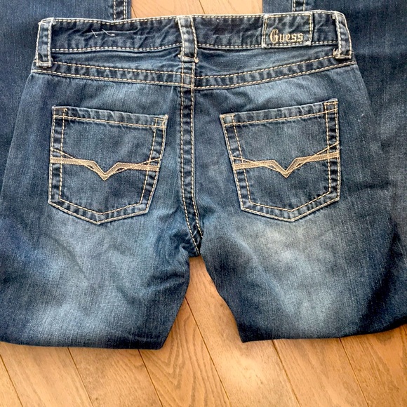 Men's GUESS Jeans - Straight Leg Denim, Size 30 x 32, Excellent Condition! - Picture 6 of 11